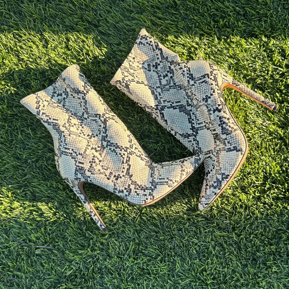 Steve Madden Snakeskin (Glow in the Dark) Heeled Boots